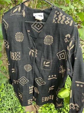 Moda Black Jacket with Gold Geometric Stitching